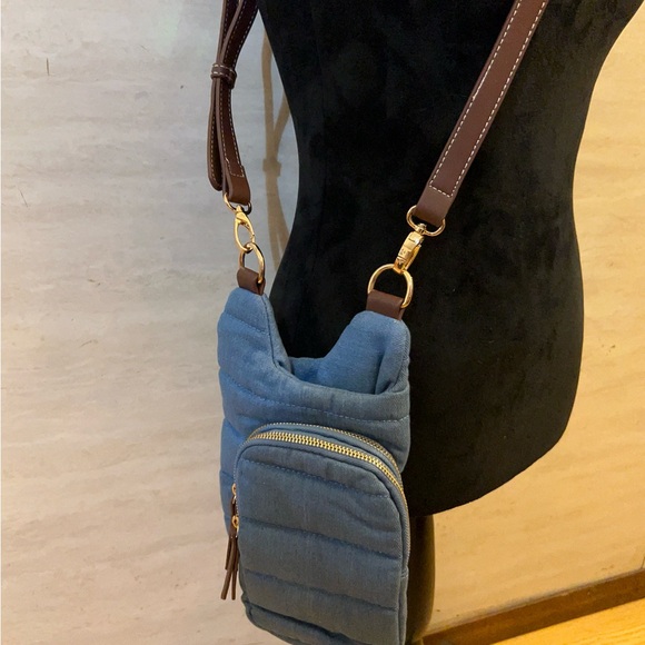 WanderFull Original HydroBag in a quilted denim material. - Picture 4 of 13